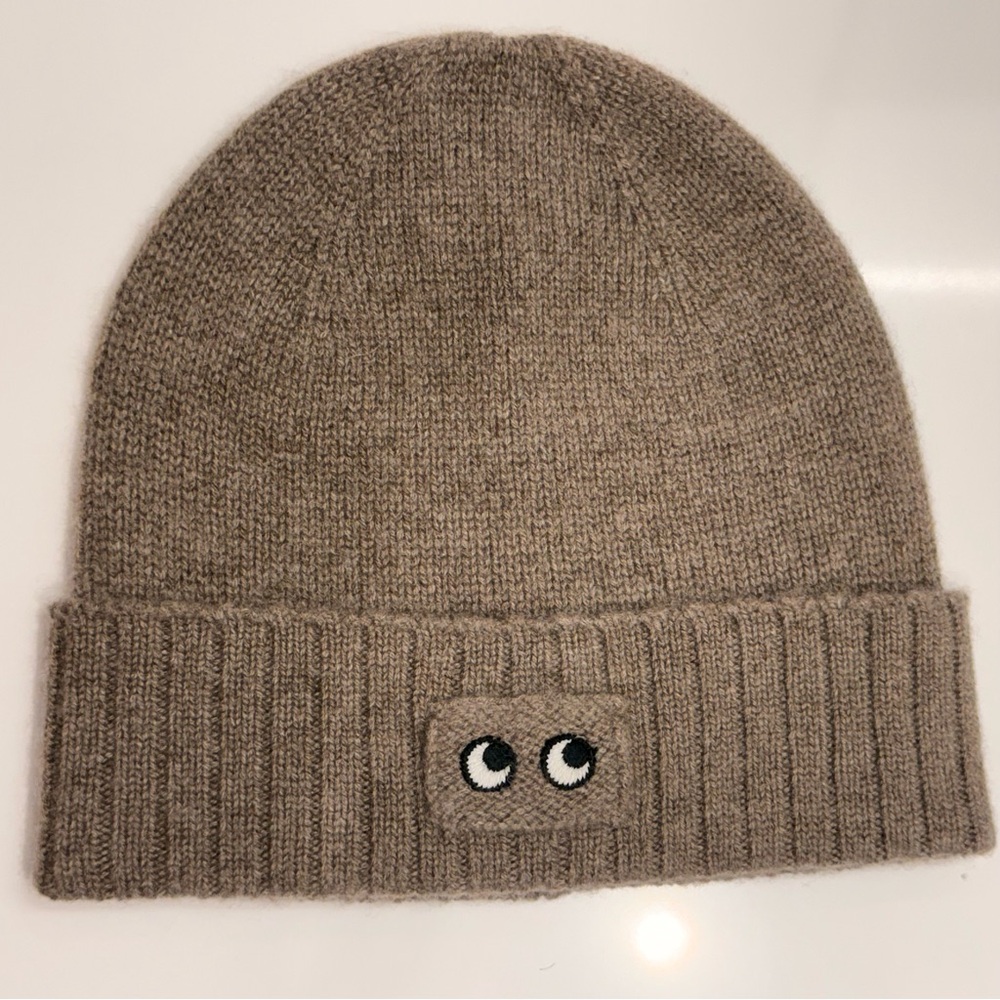 Anya Hindmarch Uniqlo collab beige 100% cashmere knitted beanie hat tuque